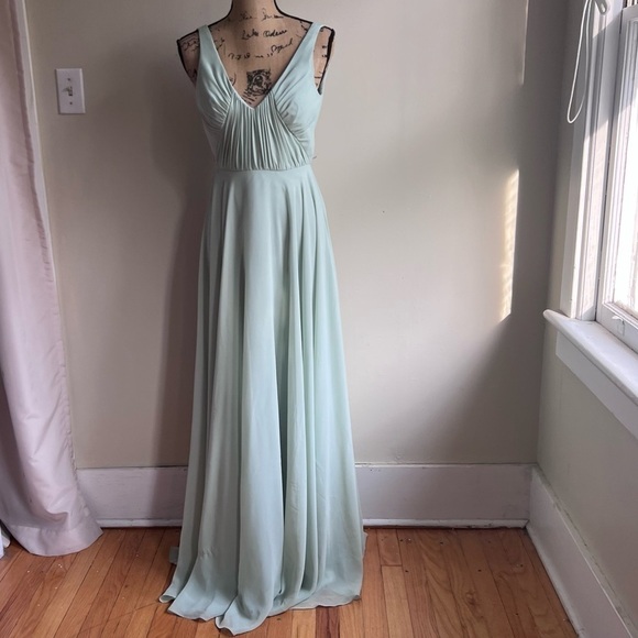 Brideside green V-Neck bridesmaid dress color 536 size 0 - Picture 1 of 9